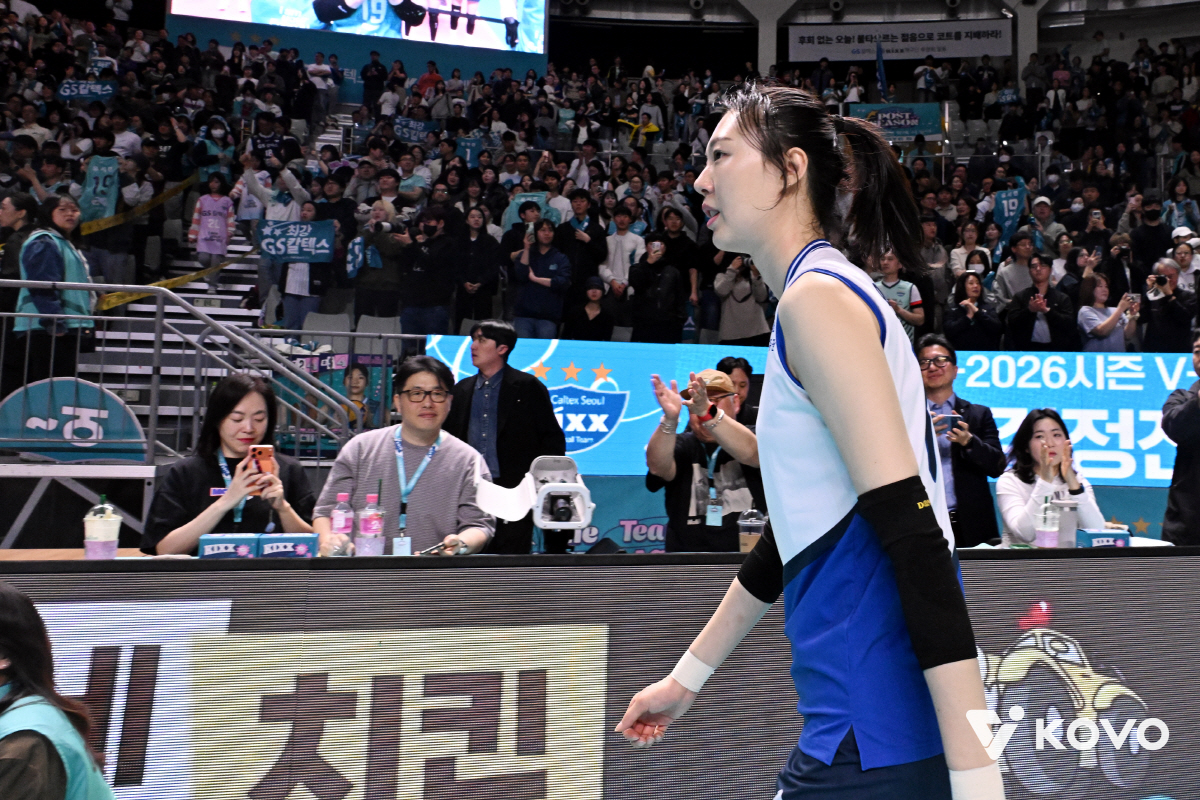 "이렇게 보내서 미안하다" 양효진의 '라스트댄스' → 김희진의 뜨거운 눈…