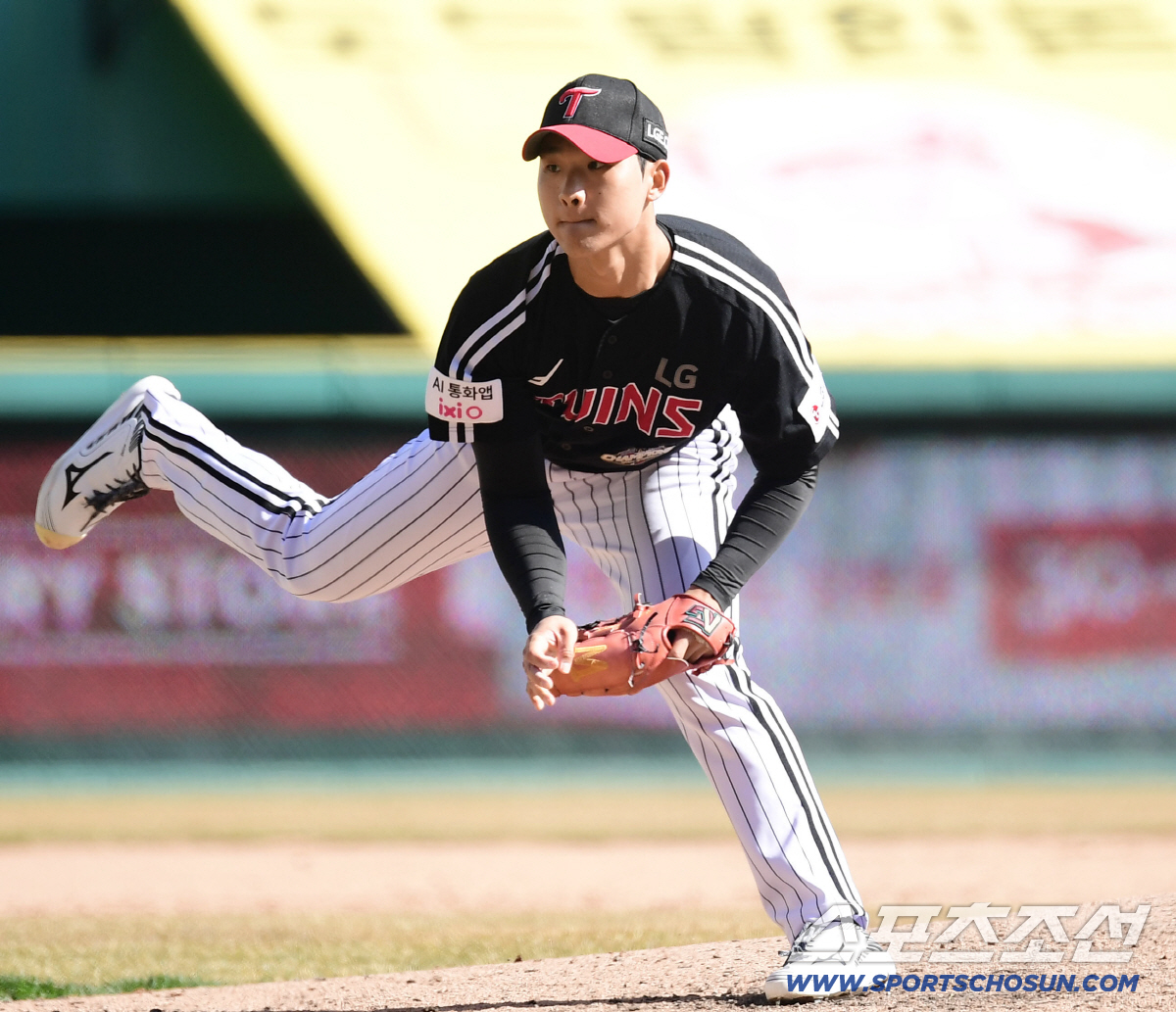 18안타 두들겨맞은 우승팀의 유일한 삼자범퇴를 이 투수가? 151km 강…
