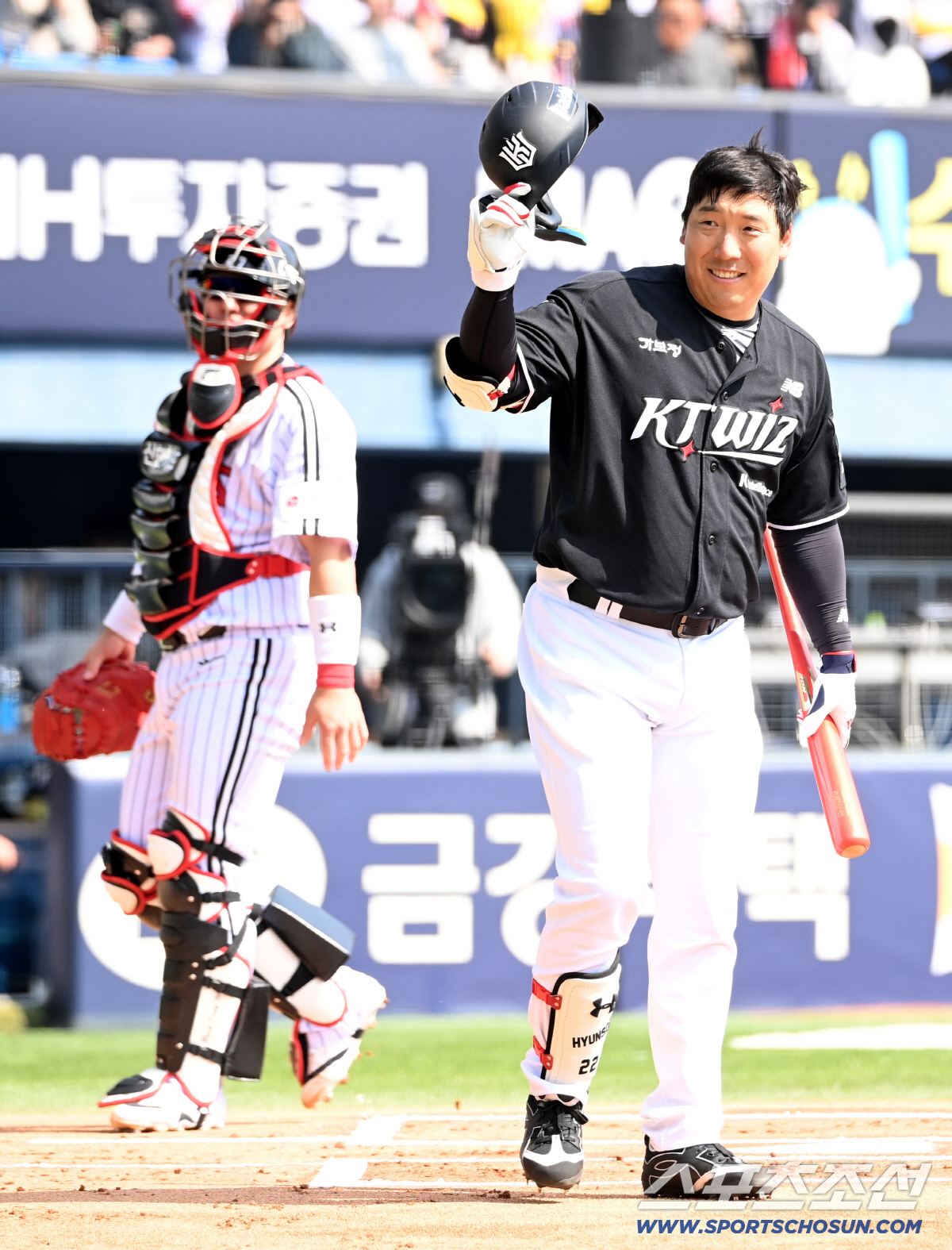 툴툴대도 다정했던 형…잠실 찾은 김현수, 친정 선수단과 뭉클한 해후[잠실…