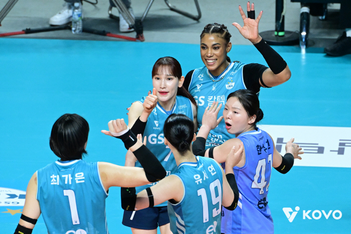 "10년만에 가보네요" 14연패 악몽겪은 사령탑이 챔프전에…떨리는 목소리 "선수들 너무 고맙다" [장충승장]