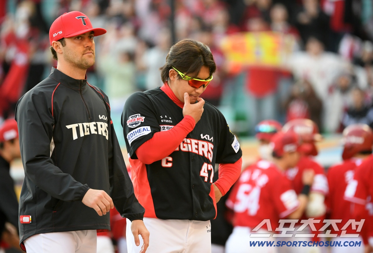 '충격 침묵' 포효했던 네일, 9회 끝내기 폭투에 할 말 잃었다 [인천 …