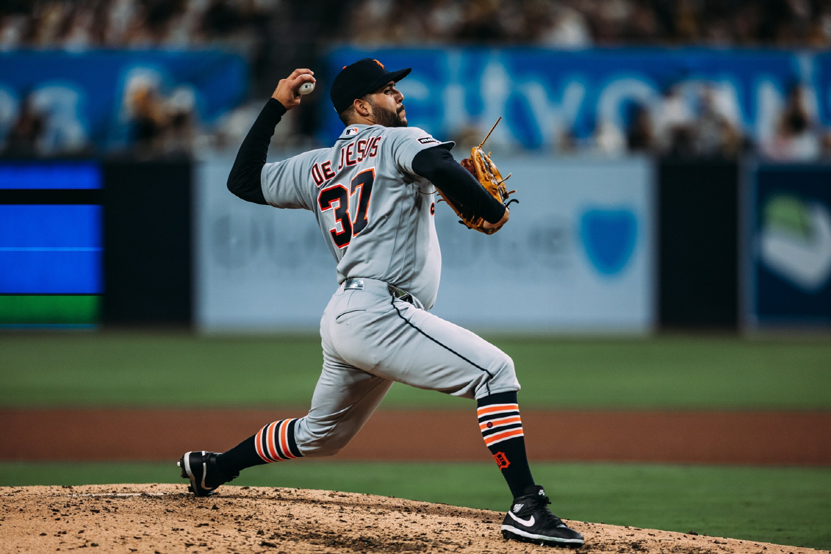 '대반전' KT 재계약 불가 통보 KBO 결별 → 메이저리그 첫승 투수 …