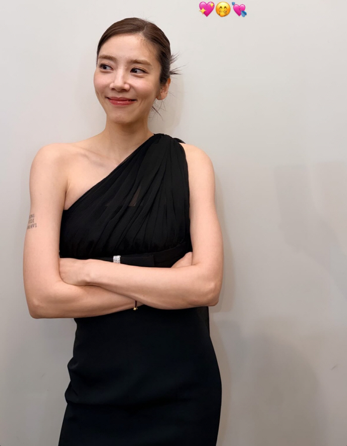 '67kg→47kg' 손담비, 출산 후 더 핼쑥..뼈만 남은 어깨+한줌 팔뚝