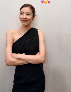 '67kg→47kg' 손담비, 출산 후 더 핼쑥..뼈만 남은 어깨 한줌 팔뚝