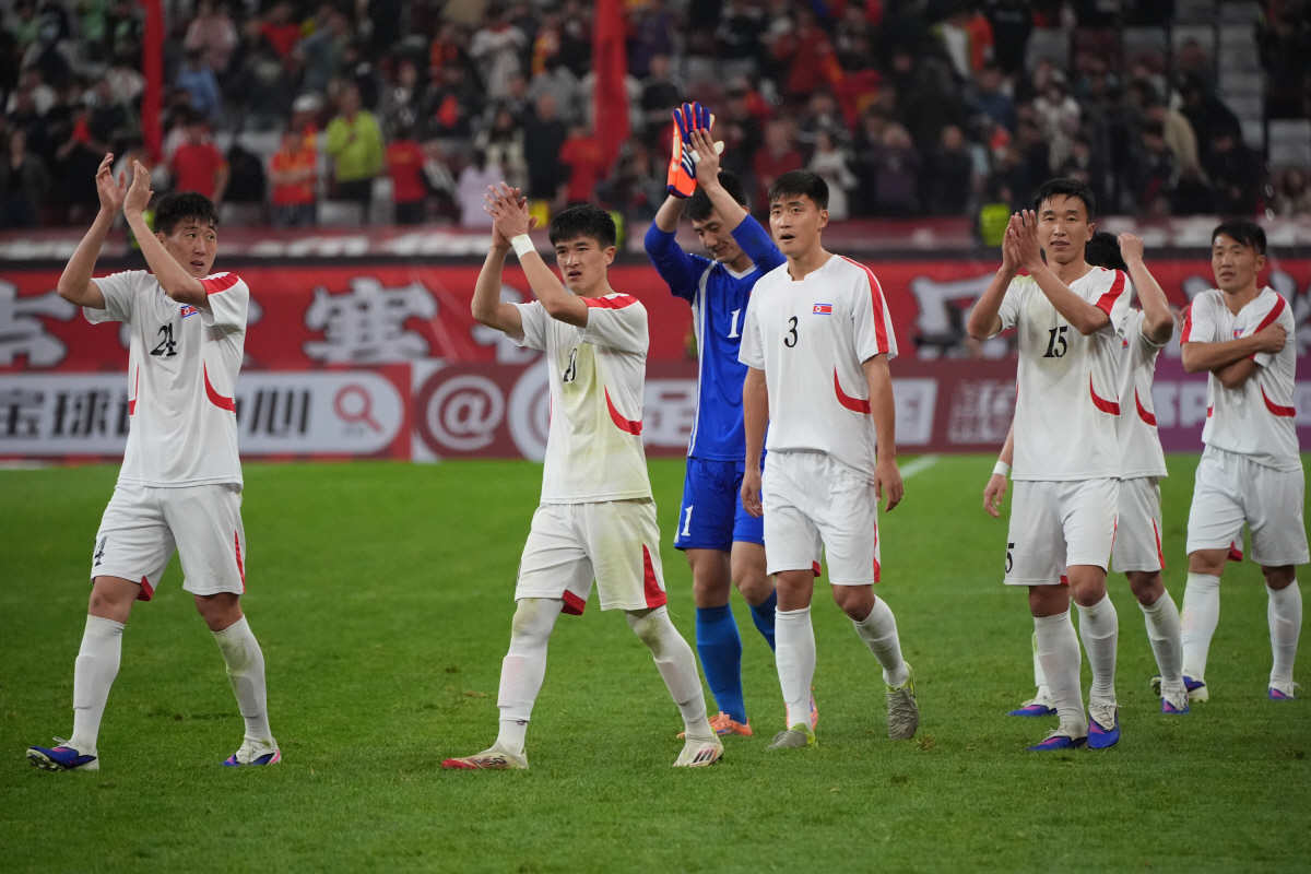 "북한과 겨우 비겼다" 중국 축구도 대참사! '85분 PK 동점골'로 홈…