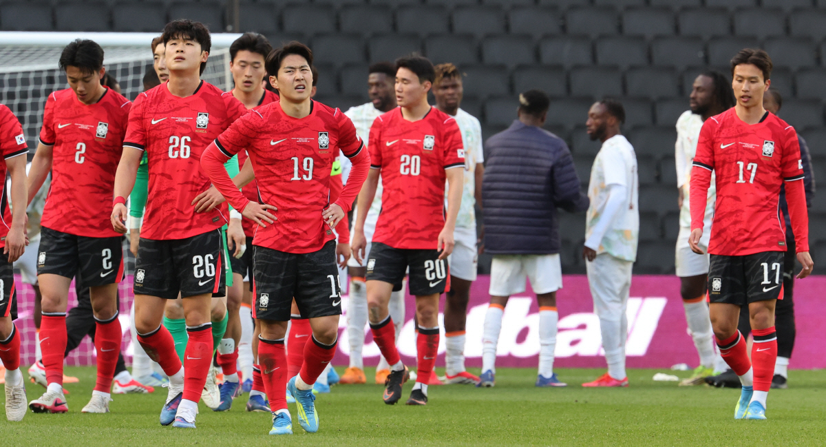 '4골 와르르' 조유민 '자멸' 단초지만, '우왕좌왕' MF가 더 큰 문…