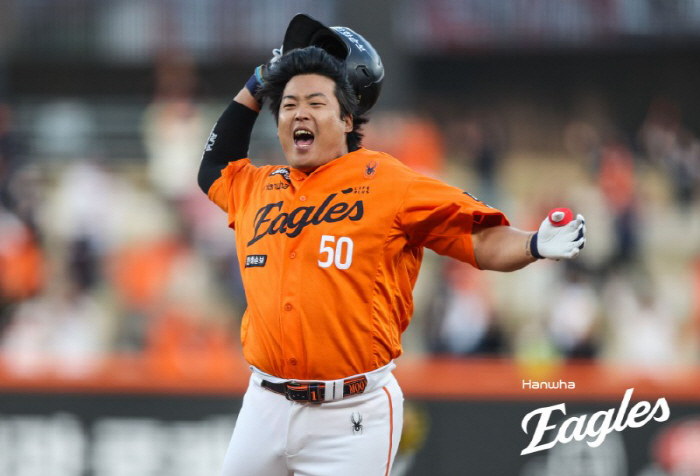 "한 손으로 해야 멋있는데…" 공개 앞두고 급변경! 원작자가 전한 '불꽃…