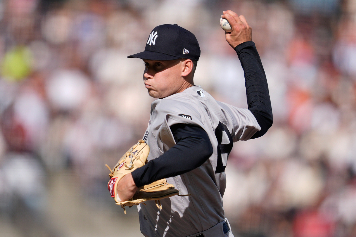 [속보]'리드오프' 이정후 2루타 폭발! 시즌 첫 안타+첫 득점, 팀의 …