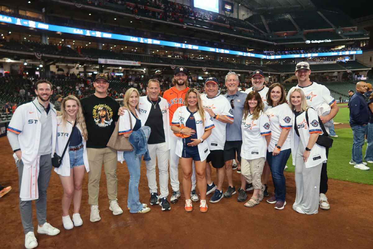 '30살 감격 ML 데뷔' 한화 떠난 가치 충분했다, 와이스 아내와 자축…