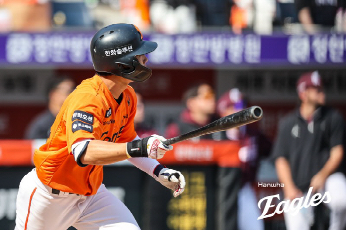 "이 놈 봐라" 백전노장도 감탄한 '슈퍼스타'의 끼…구단 역사 쓴 신인,…