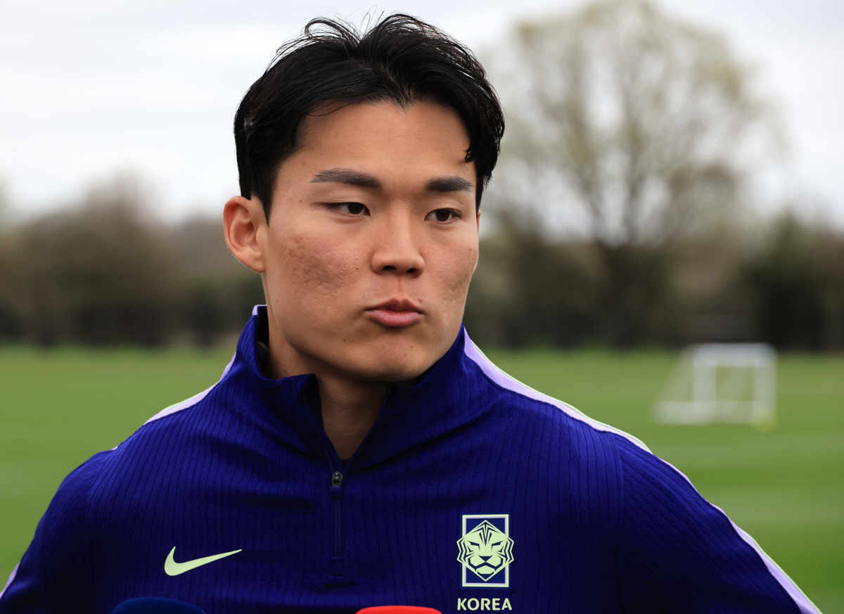 득점 없어도 번뜩인 오현규→완전히 '다른 선수' 국대 황희찬→'골대 강타…