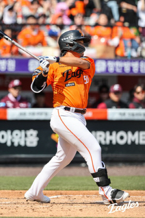 5타수 무안타→끝내기 안타, 분위기 제대로 탔다! 강백호, 이적 후 첫 홈런 폭발