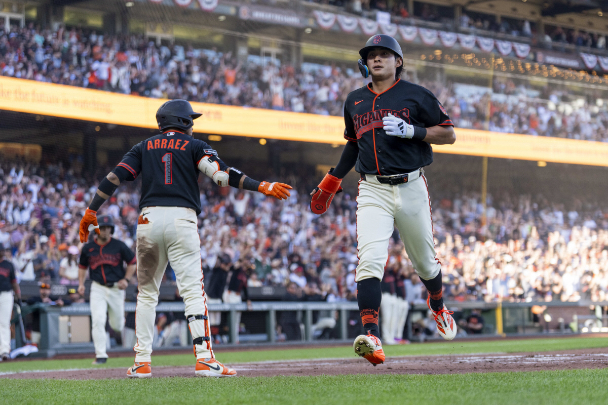 이정후 아니었으면 어쩔 뻔? SF 구단 불명예 역사 '3회 2루타+득점'…