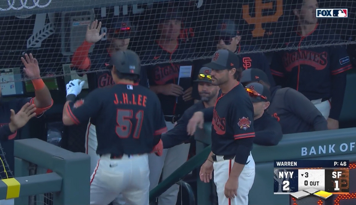 이정후 아니었으면 어쩔 뻔? SF 구단 불명예 역사 '3회 2루타+득점'…
