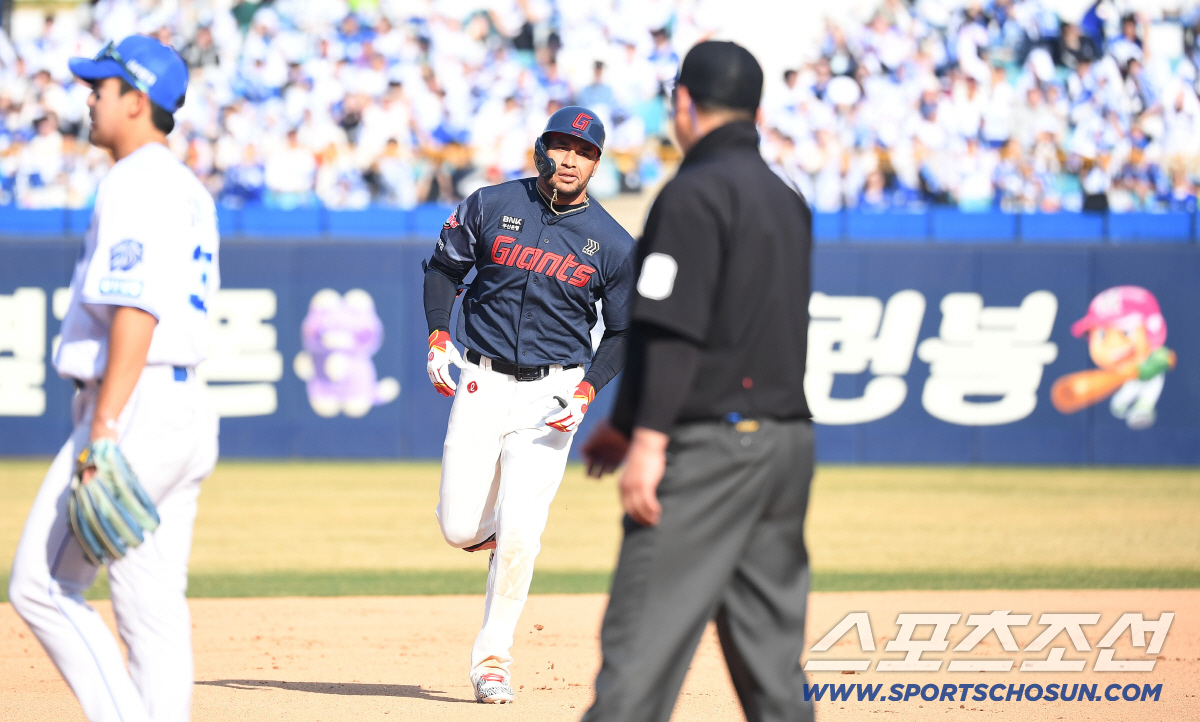 톱타자 레이예스, 홈런타자였니? 배찬승 상대 이틀 연속 7회 홈런, 손호…