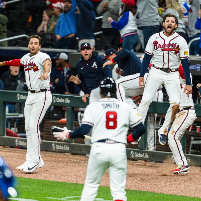 "하늘에 계신 어머니께…" 123년 역사상 첫 대기록! 2월 백수 탈출 …