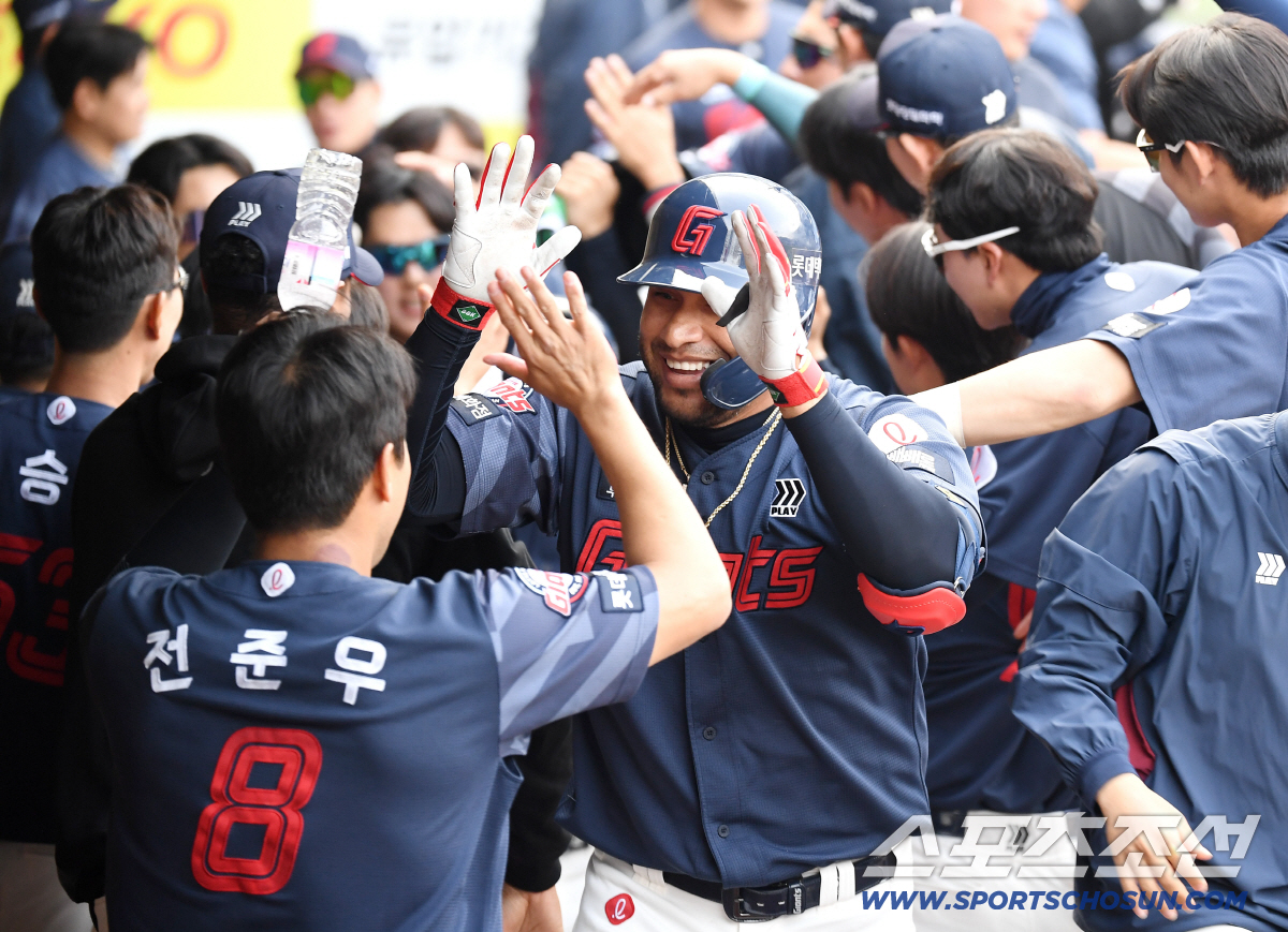 '홈런꼴찌' 롯데, 변했다, '라팍' 무단점유 7홈런 대폭발→개막 2연전…