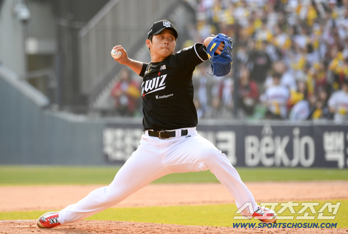 '그러게 왜 보냈어.' 김현수 9회초 비수 결승타+박영현 투혼의 연투 세…