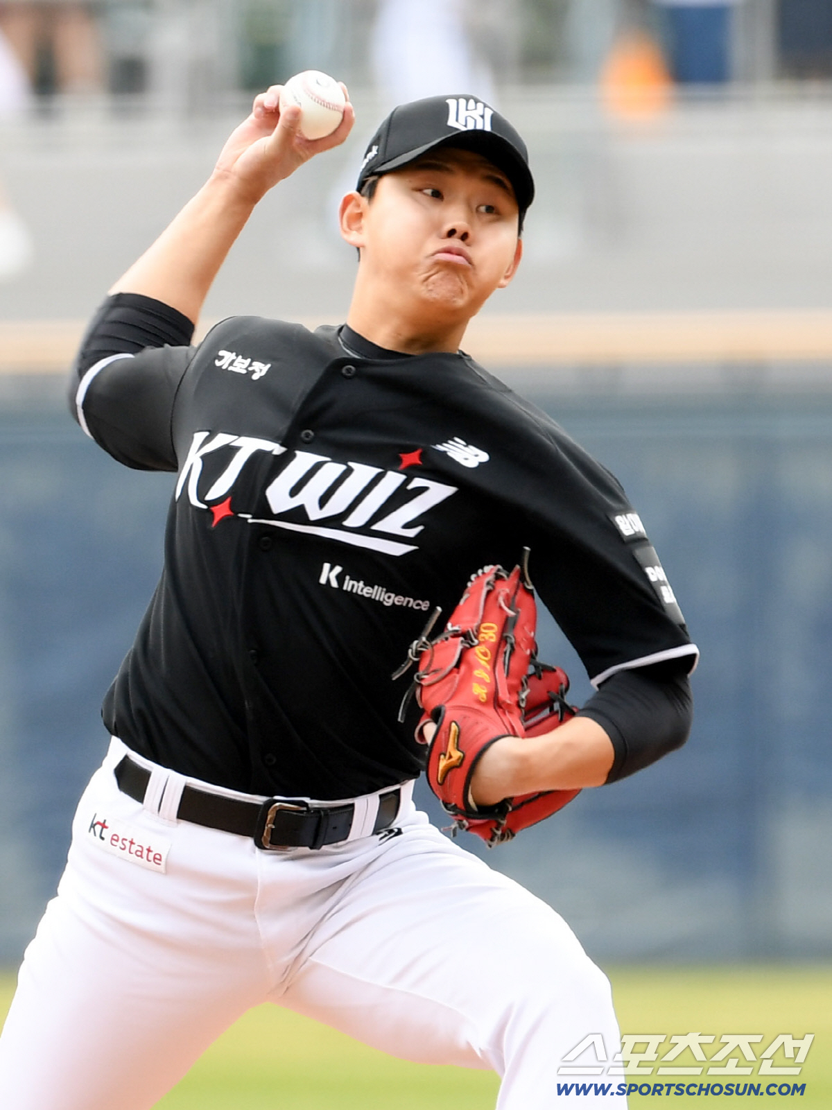 '그러게 왜 보냈어.' 김현수 9회초 비수 결승타+박영현 투혼의 연투 세…