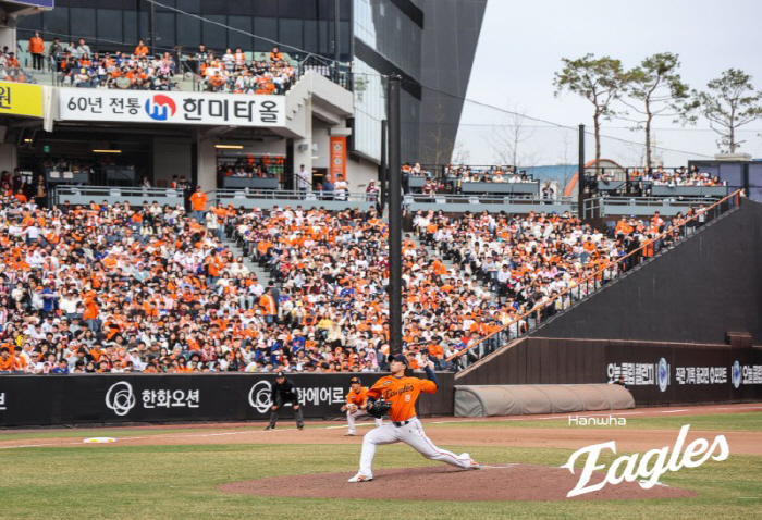 "6~7년 만에 1군 승리"라니, 왕옌청의 폭풍 오열 …"다음 눈물은 K…