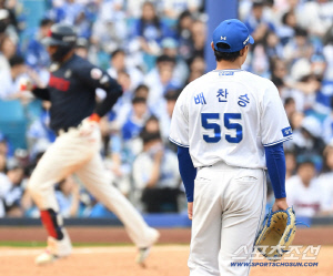 구자욱·강민호 제치고 '우승 원톱' 찍었는데… '신들린' 롯데 홈런포 2방에 와르르, 어쩌나