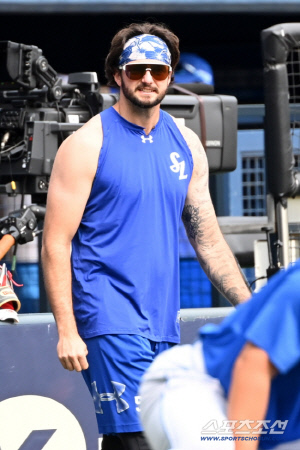 '방출→12억 잭팟' KBO 깜짝 역수출 신화 쓰나…2⅓이닝 KKK 완벽투 