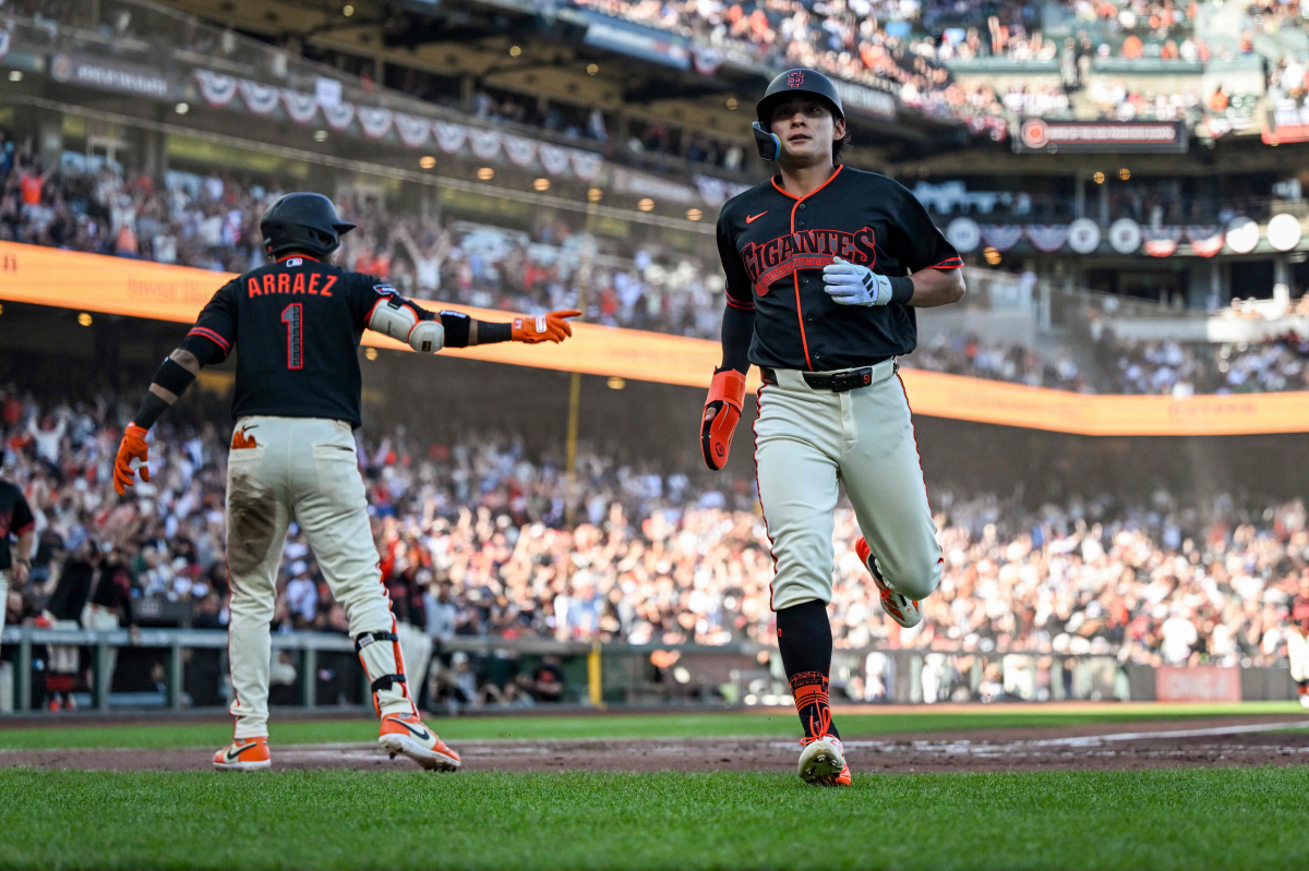 현지 매체 이정후 때리자 초보 감독 "그럼 거기서 뺍니까? 9회도 있는데…