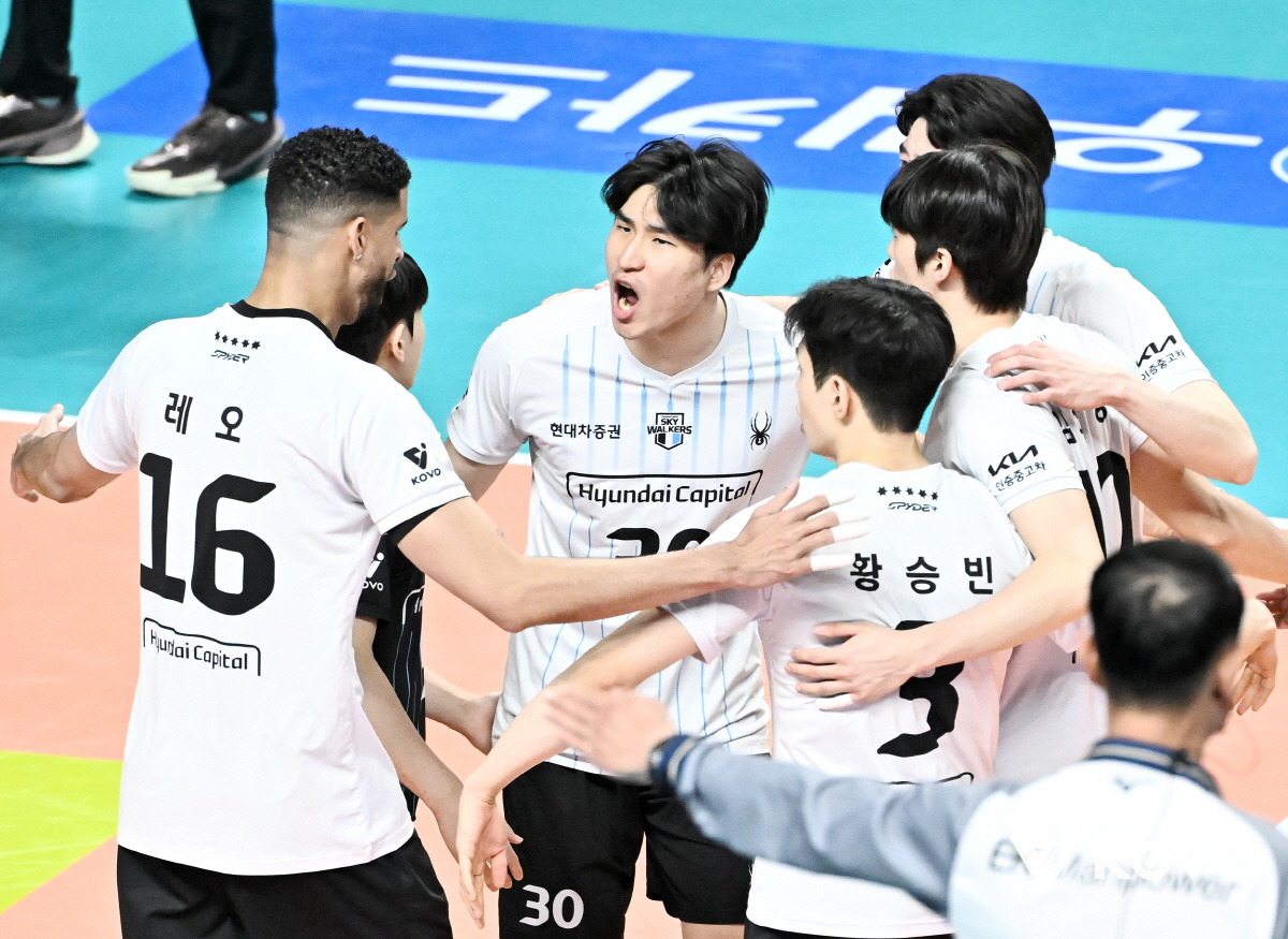 '와 41-39' 여기서 끝났다, 현대캐피탈 2연속 챔프전 진출…대한항공…