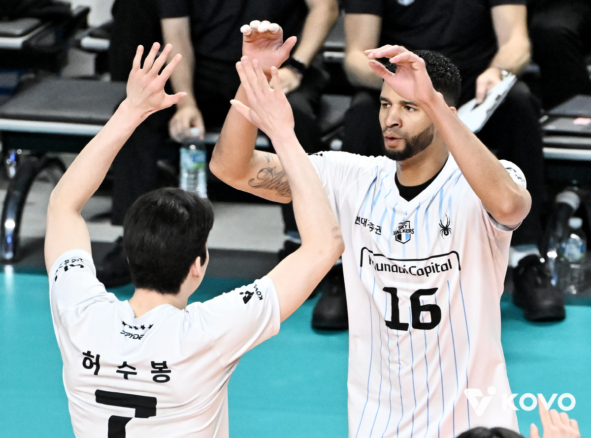 '와 41-39' 여기서 끝났다, 현대캐피탈 2연속 챔프전 진출…대한항공…