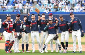 '누가 소총부대래?' 개막 2연전 홈런 7방 터진 거인군단, 라팍 주인공이 바뀐 듯... 7개 담장 밖으로