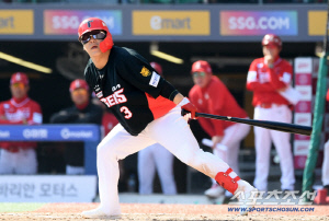 혹시 지금 2008년인가요? '완벽 회춘 모드' 작은 거인, 골든글러브 탈 기세네