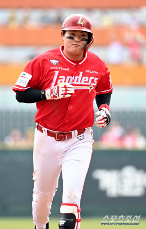 무서운 외모, 이숭용 감독이 '아빠 미소'를...이 선수가 30홈런 치면, 우승 도전도 가능하다