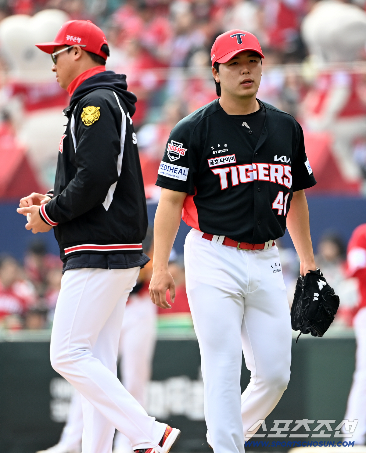 이의리는 그러려니 했다...충격 개막 2연패 KIA, 황동하 부진 왜 더…