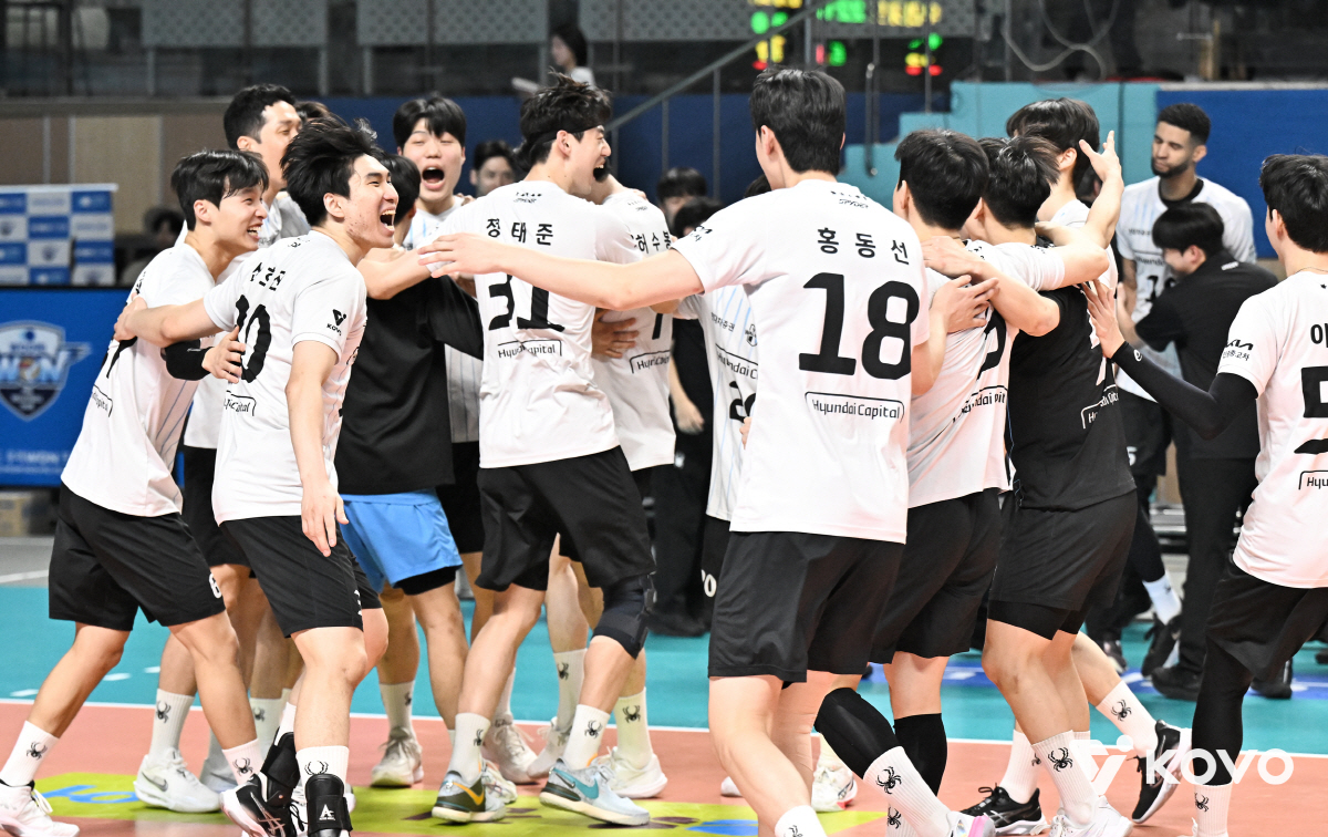 '충격 고백' 감독은 포기하려 했다, '역대 신기록' 세울 줄이야…"선수…