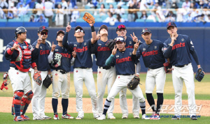 자 이제 누가 우승 후보지? LG 8년 만에 최악 출발, 삼성도 침몰! → 롯데·KT 나란히 거함 격침. 쾌조의 스타트