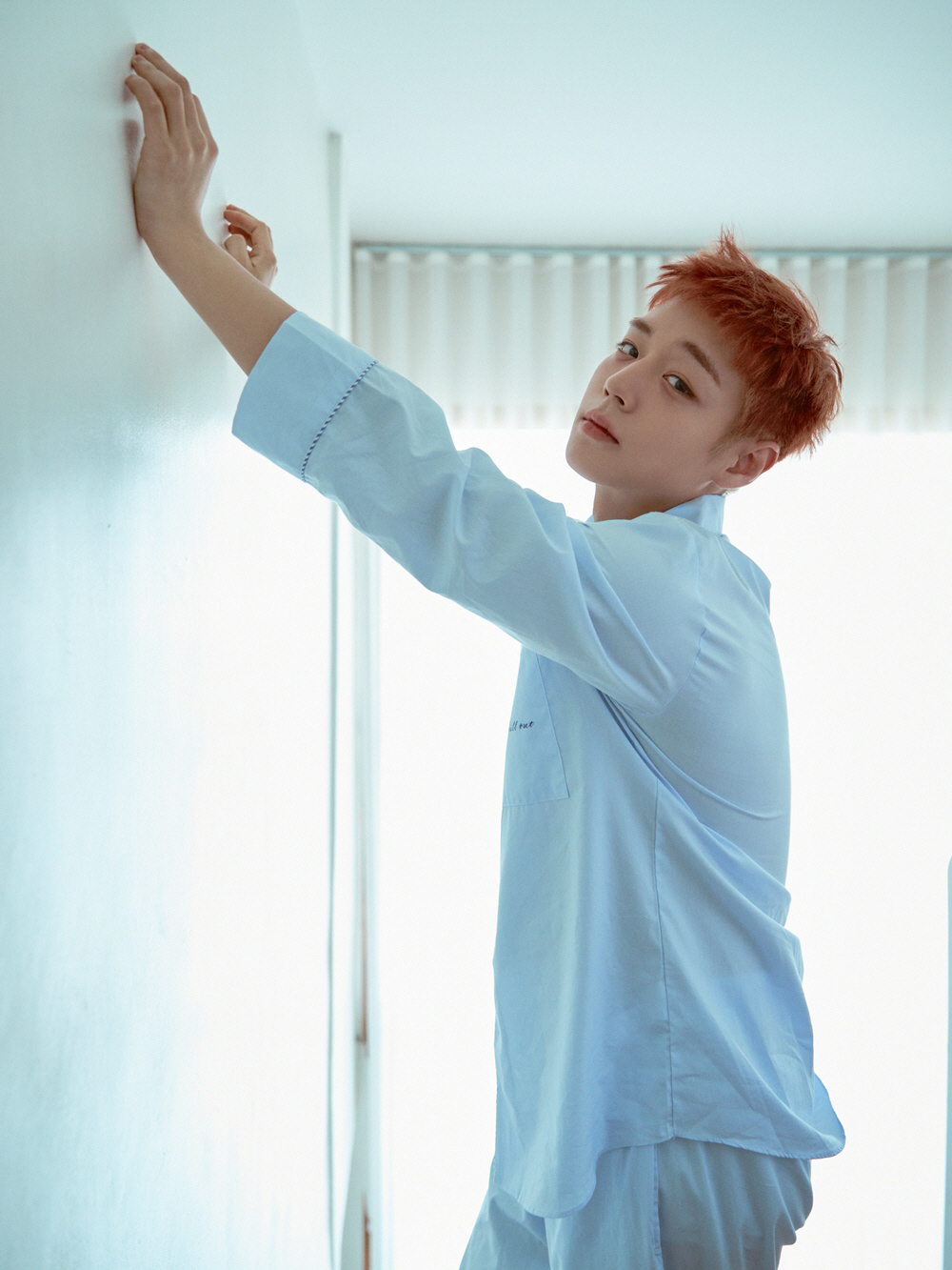 박지훈, '왕사남' 단종의 파격 변신...'가수로 컴백' 침대 위 몽환적…