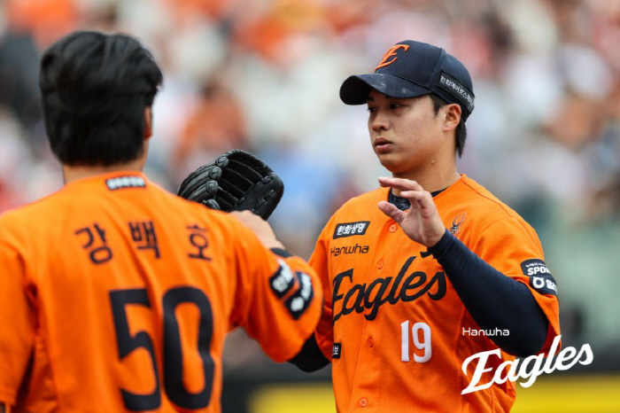 "다음 눈물은 KS" 첫 승하고 오열, 이보다 든든한 간절함 있을까…찾았…