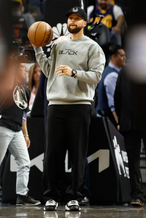 또 다시 터진 르브론과 커리의 결합설. 美 매체 