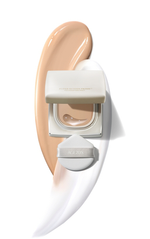 　◇'에이지투웨니스 수퍼 엑토인 프라임 파운데이션 팩트'. 사진제공=애경산업.