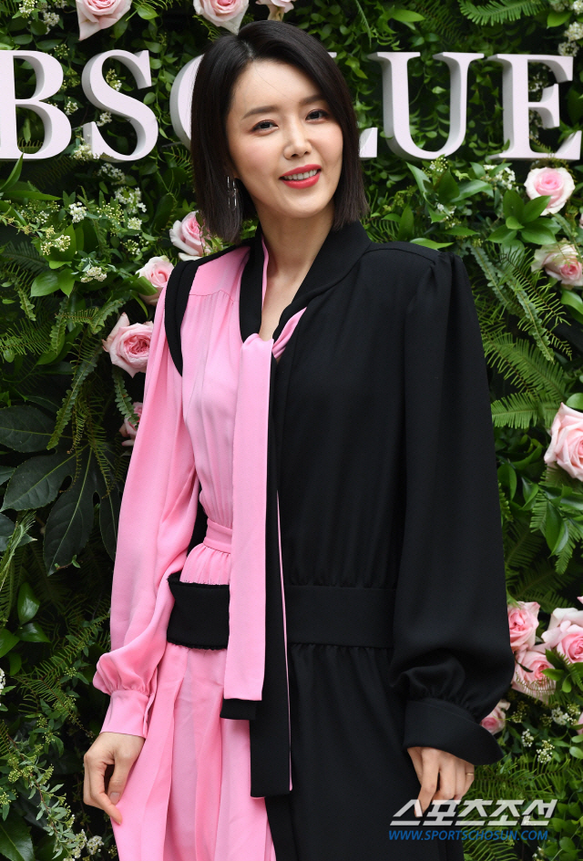 '49세 돌싱' 채정안, 이혼 19년만에 '연애 예능' 깜짝...