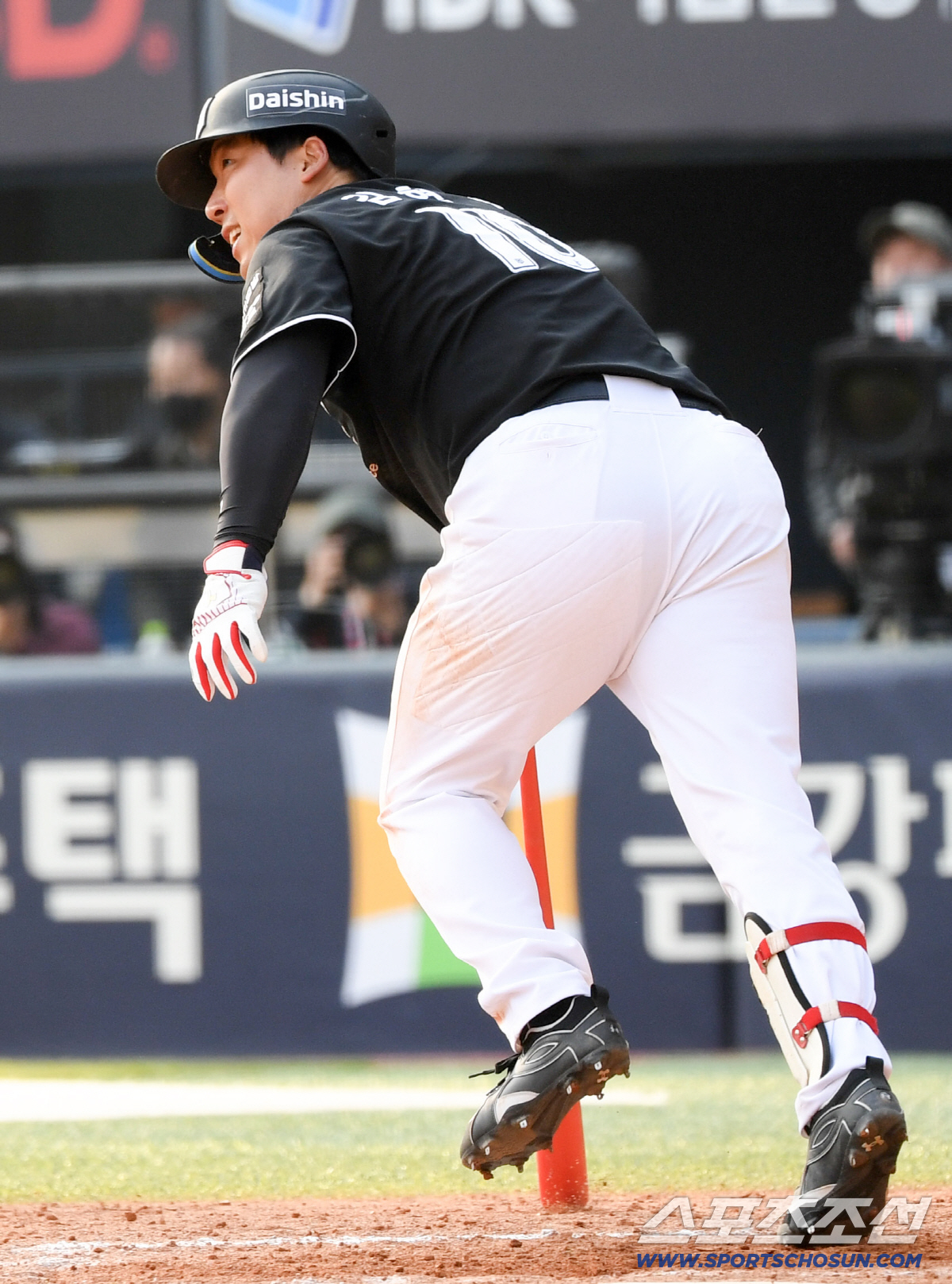 "난 못할거 같다. 팀만 이기면..." 이 악물고 뛰더니... 9타수 1…