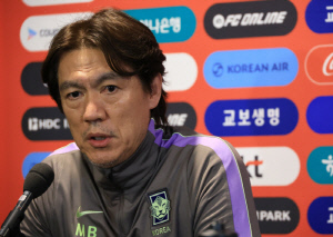 '1위' 일본과 더 벌어진다, '0-4 완패' 홍명보호 또 다른 악재...FIFA 랭킹 추락 위기, 25위까지 하락 가능성