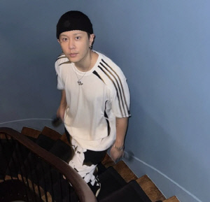 '현아♥' 용준형, 전속계약 해지 통보 