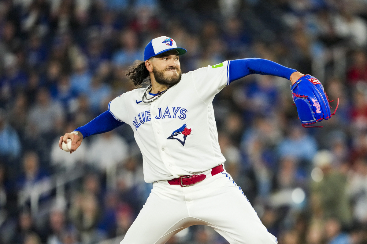 Mar 30, 2026; Toronto, Ontario, CAN;  Toronto Blue Jays Cody Ponce (66) pitches to the Colorado Rockies during the first inning at Rogers Centre. Mandatory Credit: Kevin Sousa-Imagn Images<저작권자(c) 연합뉴스, 무단 전재-재배포, AI 학습 및 활용 금지>