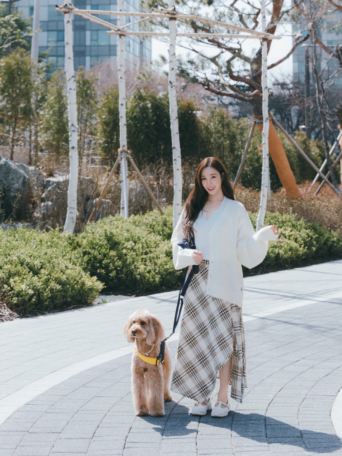 변요한♥티파니, 반려견으로 티난 신혼 데이트...부부 2달차 달달 럽스타