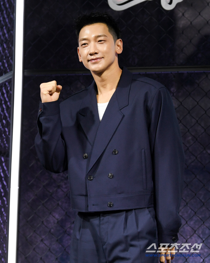 '사냥개들2' 정지훈, ♥김태희에 혼쭐난 이유…"빌런 캐릭터 몰입했다가"