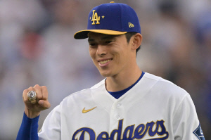 'ERA 15.58 철밥통 편애 논란' 종식! 사사키 4이닝 1실점 호투…실전에 강했다→스프링서 못봤던 '위기관리능력'