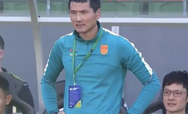 "중국도 아프리카에 당했다" 월드컵 못 가는 '랭킹 45위' 카메룬에 전반 9분만에 2골 헌납→0-2 완패…"상대 템포에 압도"