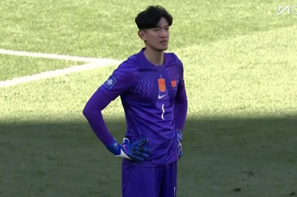 "중국도 아프리카에 당했다" 월드컵 못 가는 '랭킹 45위' 카메룬에 전반 9분만에 2골 헌납→0-2 완패…"상대 템포에 압도"