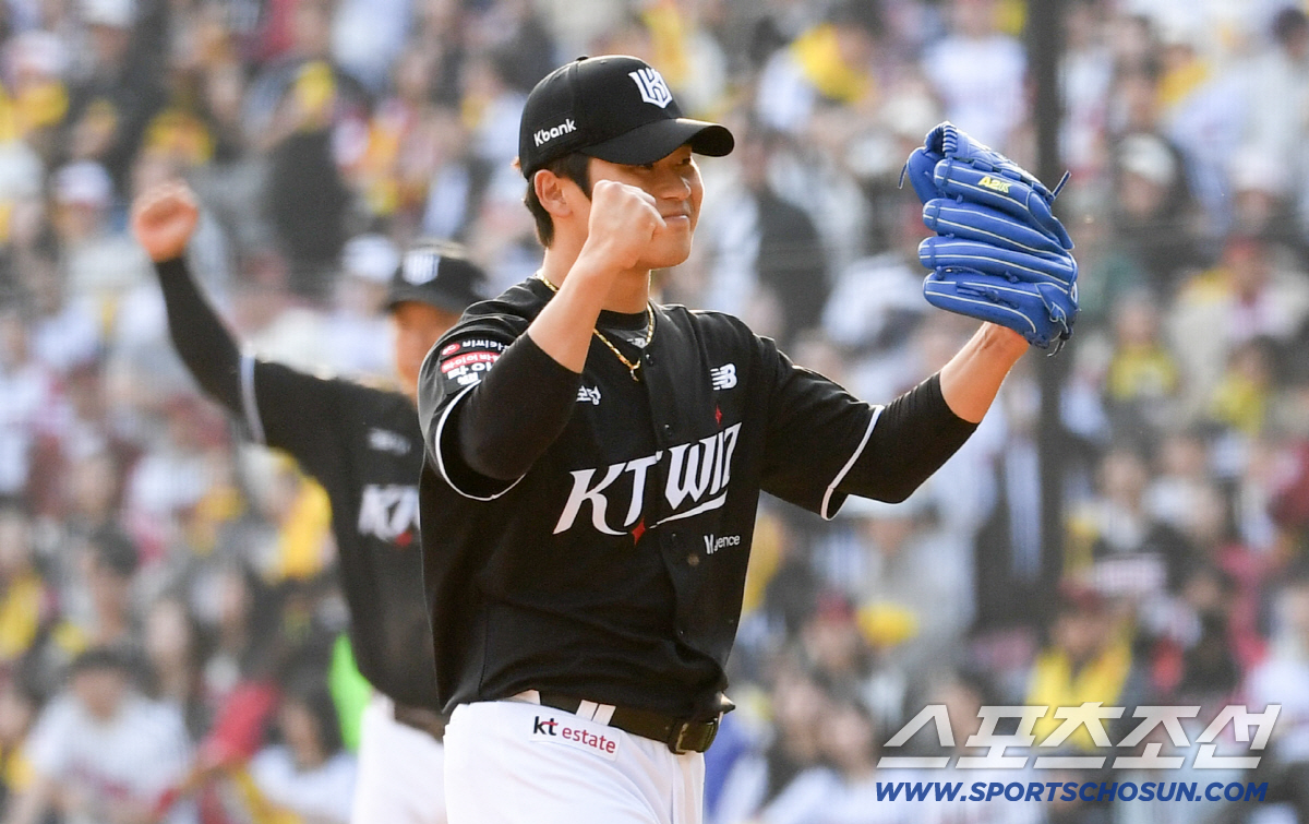 29일 잠실구장에서 열린 LG와 KT의 경기. 승리한 KT 박영현이 기뻐하고 있다. 잠실=박재만 기자 pjm@sportschosun.com/2026.03.29/